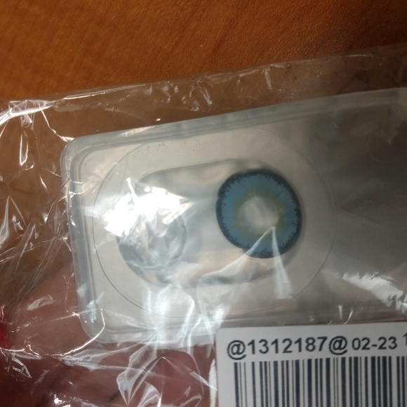 Bright blue plano fashion lenses no rx - Picture 3 of 3